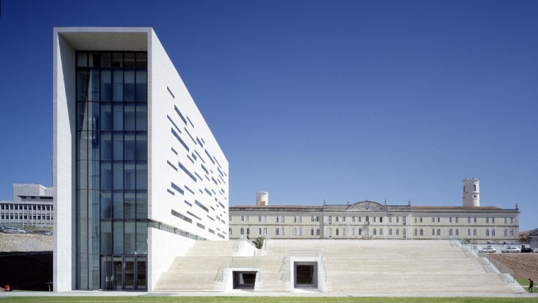 Universidade Nova de Lisboa